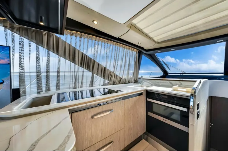 Slide: The Image of Azimut S6 SPORTFLY 2021 - 6285955