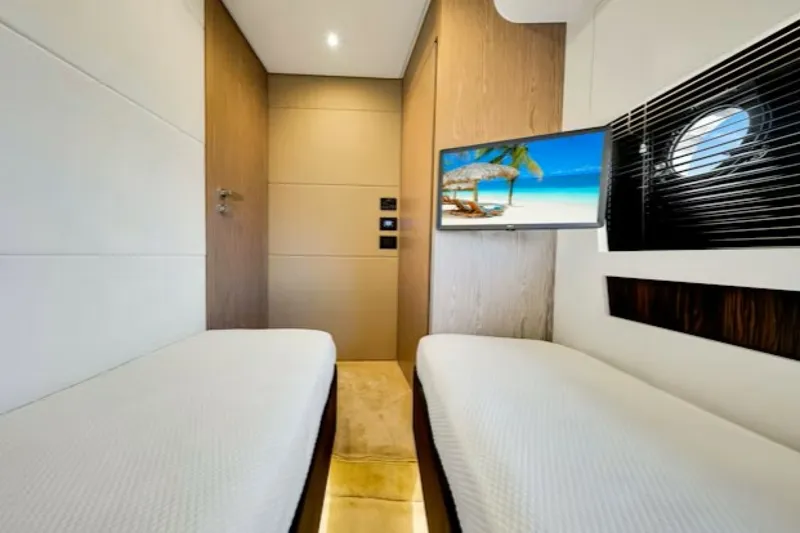 Slide: The Image of Azimut S6 SPORTFLY 2021 - 6285980