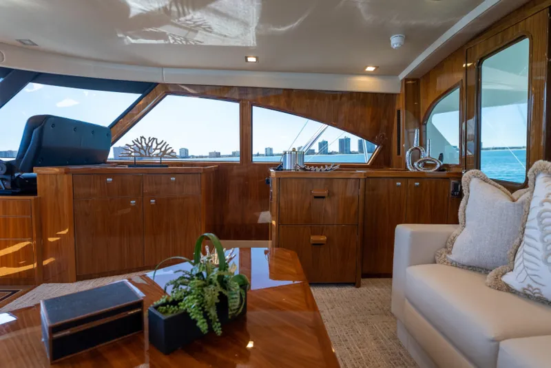 Slide: The Image of 2020 Viking 92 Skybridge Bridge Seating - 7383263