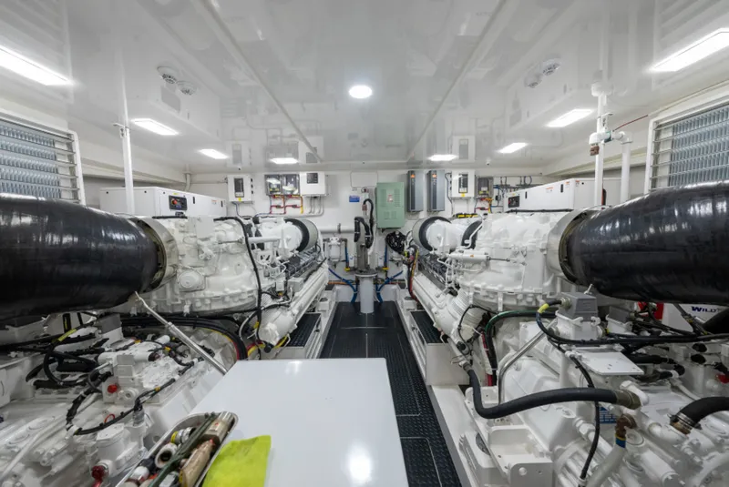 Slide: The Image of 2020 Viking 92 Skybridge Engine Room - 7383318