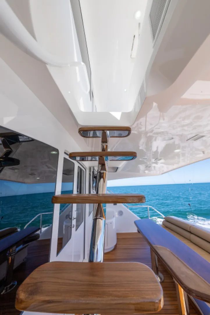 Slide: The Image of 2020 Viking 92 Skybridge Stairs to Bridge - 7383303