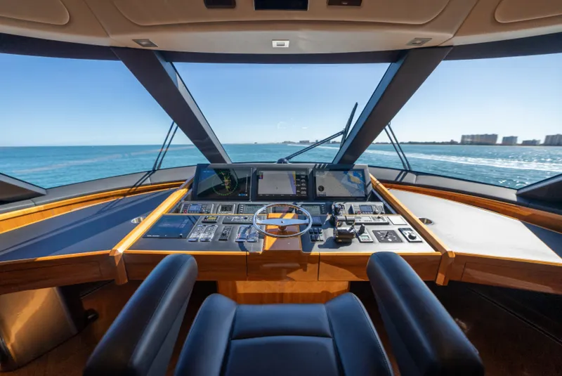 Slide: The Image of 2020 Viking 92 Skybridge Bridge Helm - 7383260