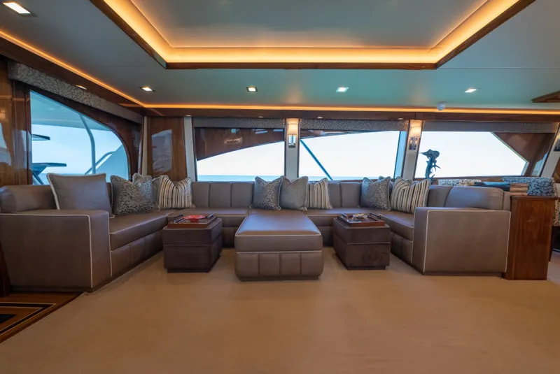 Slide: The Image of 2020 Viking 92 Skybridge Salon - 7383264