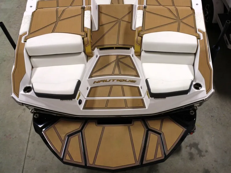 Slide: The Image of Nautique Paragon 2024 - 6289820