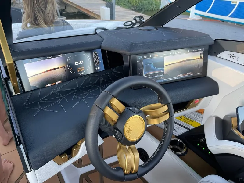 Slide: The Image of Nautique Paragon 2024 - 6286661
