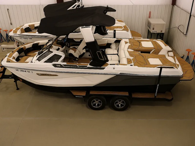 Slide: The Image of Nautique Paragon 2024 - 6289812