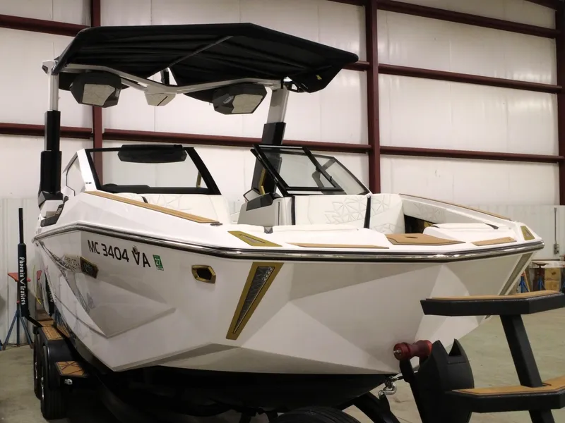 Slide: The Image of Nautique Paragon 2024 - 6289819