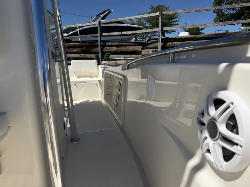 Slide: The Image of Bulls Bay 200 Center Console 2023 - 6289202