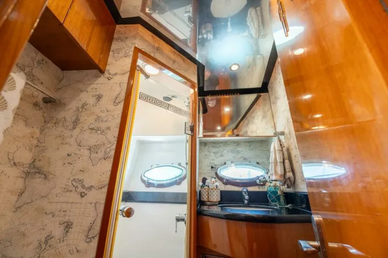 Slide: The Image of Ocean Alexander 52 Sedan 2007 - 7383352