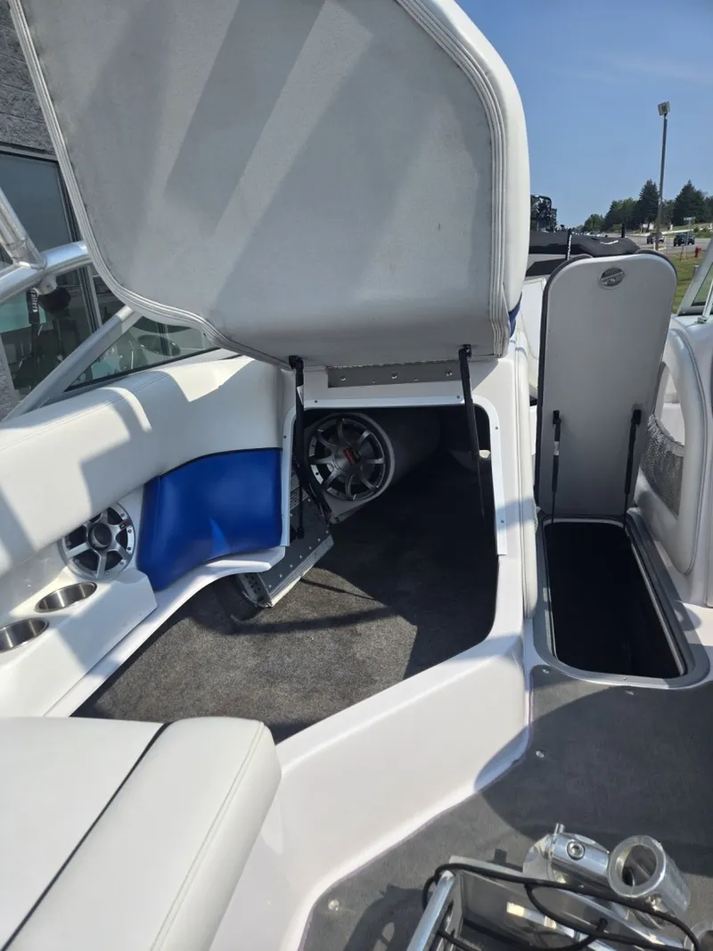 Slide: The Image of Nautique Crossover 211 2008 - 6289481