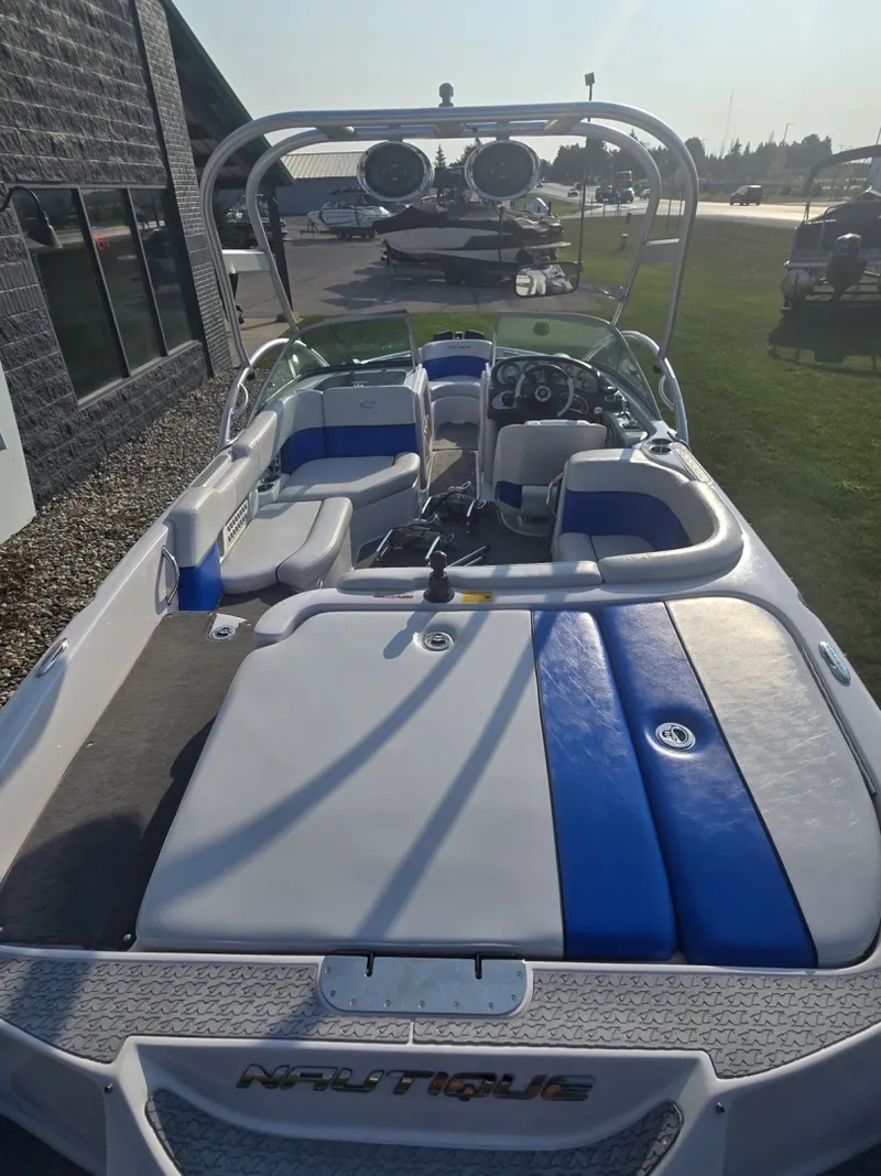 Slide: The Image of Nautique Crossover 211 2008 - 6289474