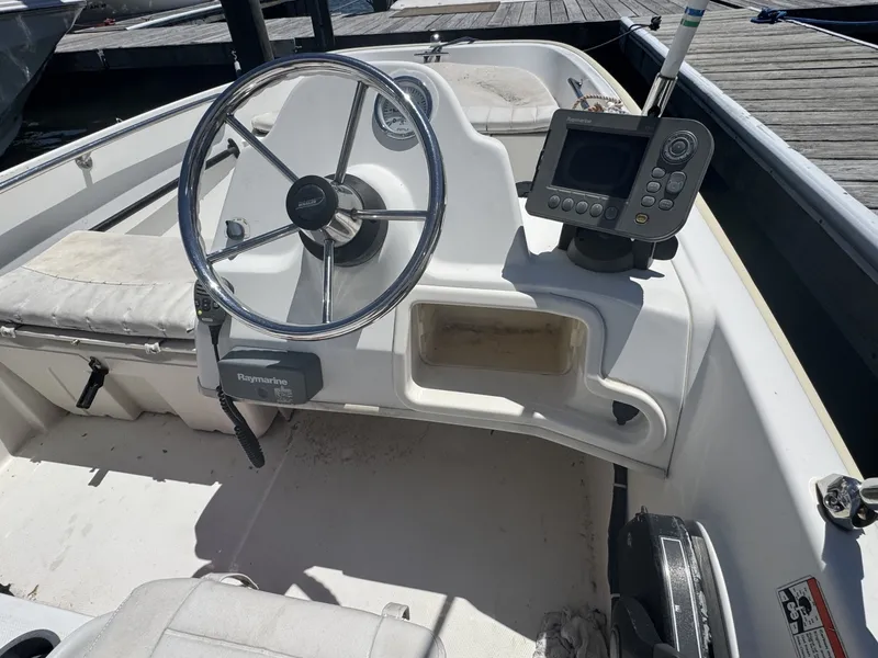 Slide: The Image of Boston Whaler 15 2011 - 6289469
