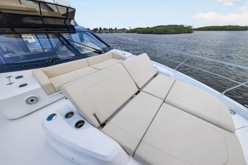 Slide: The Image of Cruisers 57 FLY 2026 - 7592142