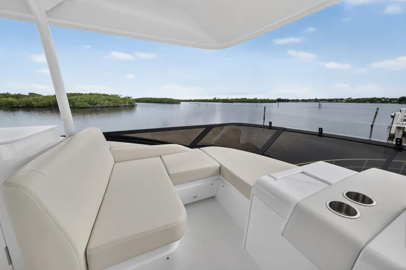 Slide: The Image of Cruisers 57 FLY 2026 - 7592177