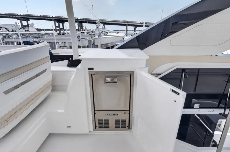 Slide: The Image of Cruisers 57 FLY 2026 - 7592181