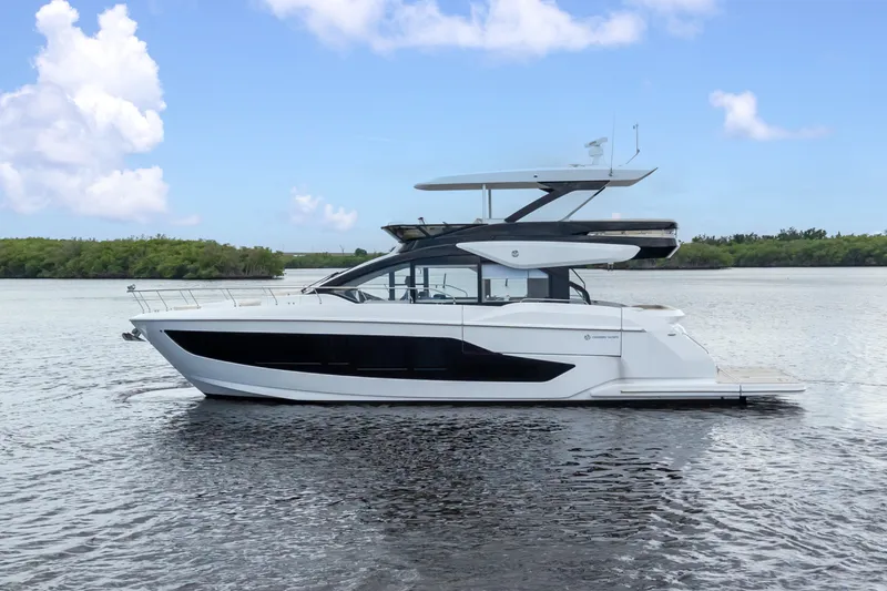 The Image of Cruisers 57 FLY 2026 - 7592101