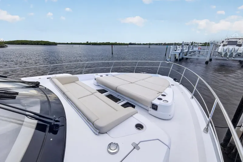 Slide: The Image of Cruisers 57 FLY 2026 - 7592149