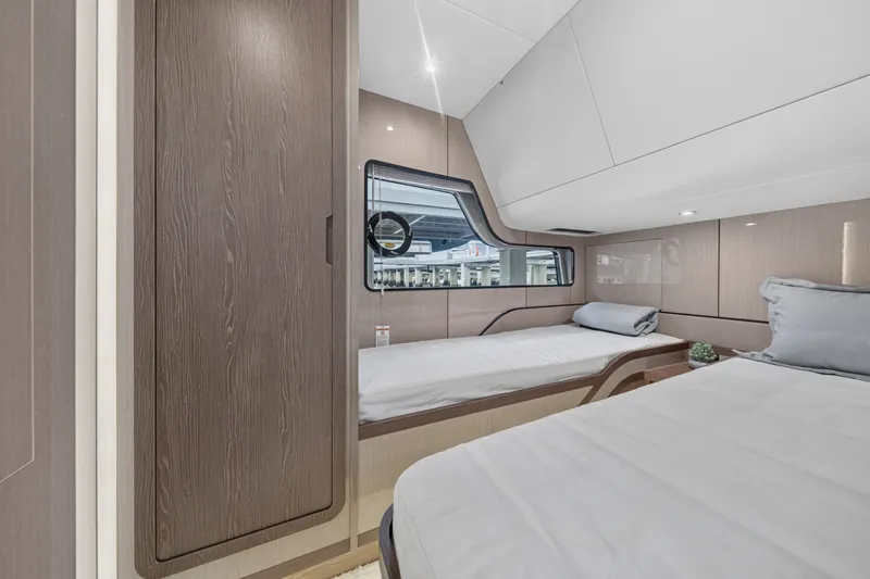 Slide: The Image of Cruisers 57 FLY 2026 - 7592111