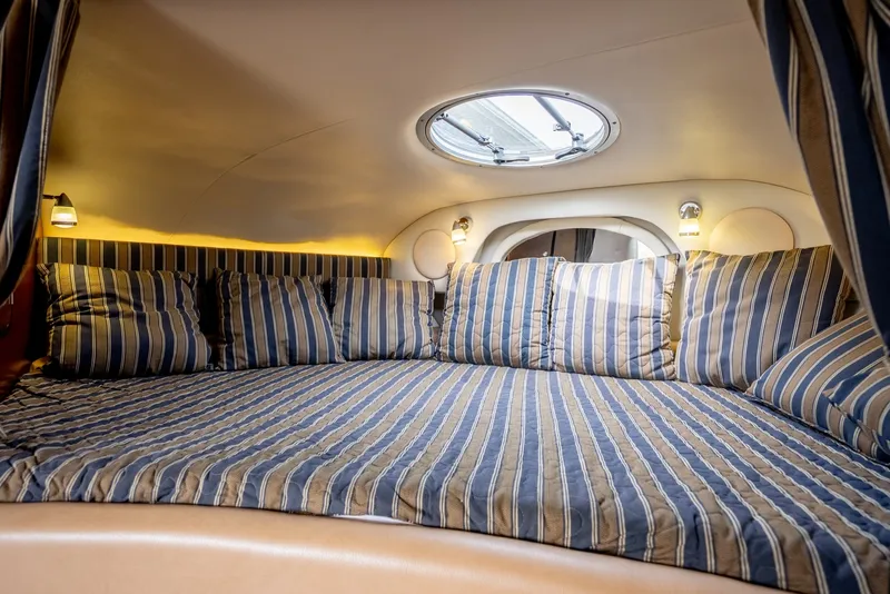 Slide: The Image of Crownline Boats 294 CR 2016 - 6289694