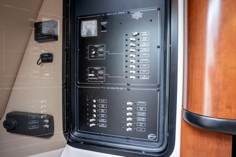 Slide: The Image of Crownline Boats 294 CR 2016 - 6289700