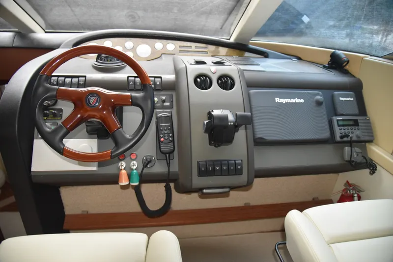 Slide: The Image of Fairline Squadron 58 2002 - 6289879
