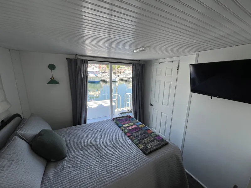 Slide: The Image of Catamaran Houseboat 2019 - 6289949