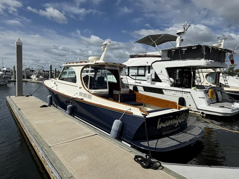 The Image of Hinckley Yachts Picnic Boat 37 MKIII 2009 - 6289902