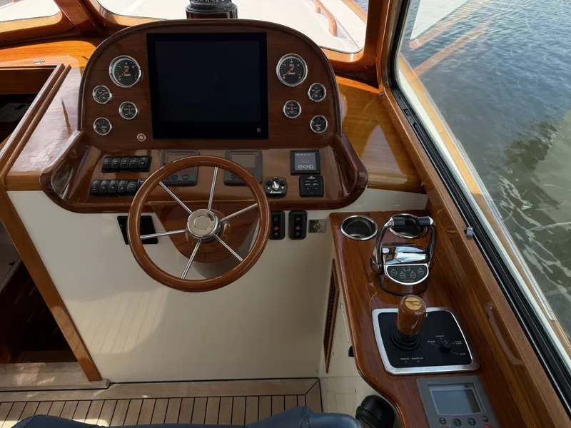 Slide: The Image of Hinckley Yachts Picnic Boat 37 MKIII 2009 - 6289990