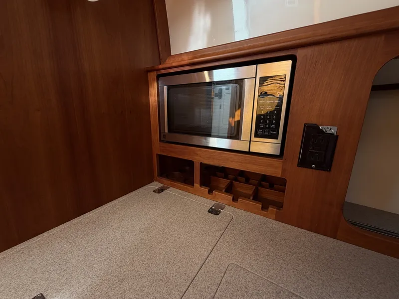 Slide: The Image of Hinckley Yachts Picnic Boat 37 MKIII 2009 - 6289999