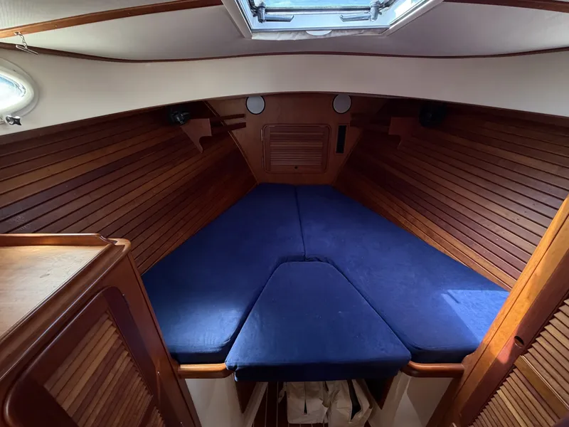 Slide: The Image of Hinckley Yachts Picnic Boat 37 MKIII 2009 - 6290007