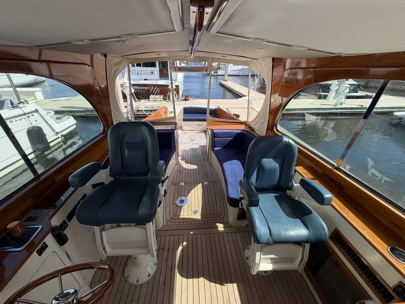 Slide: The Image of Hinckley Yachts Picnic Boat 37 MKIII 2009 - 6290029