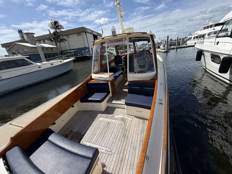 Slide: The Image of Hinckley Yachts Picnic Boat 37 MKIII 2009 - 6290038