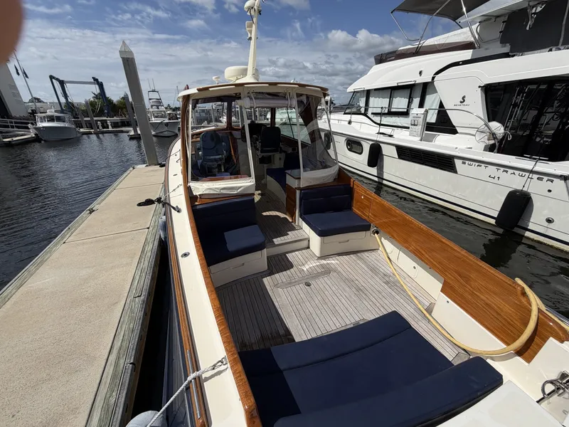 Slide: The Image of Hinckley Yachts Picnic Boat 37 MKIII 2009 - 6290042