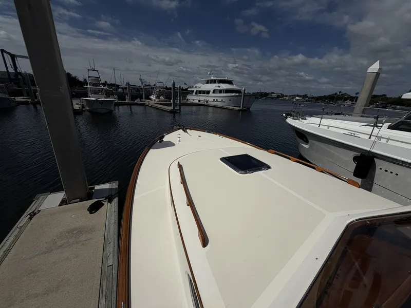 Slide: The Image of Hinckley Yachts Picnic Boat 37 MKIII 2009 - 6289984