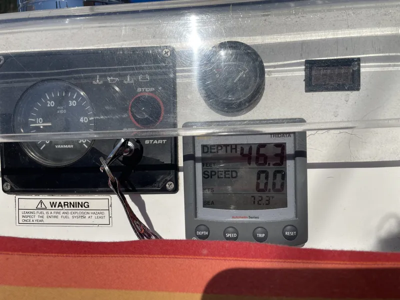 Slide: The Image of Beneteau 393 engine panel - 6290721