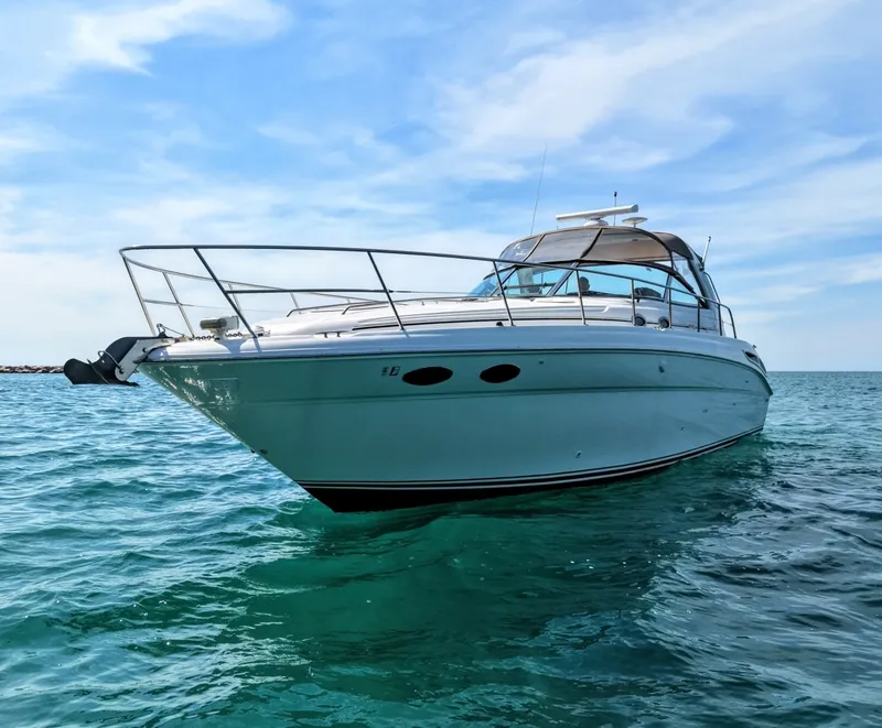 The Image of Sea Ray 38 Sundancer 1999 - undefined