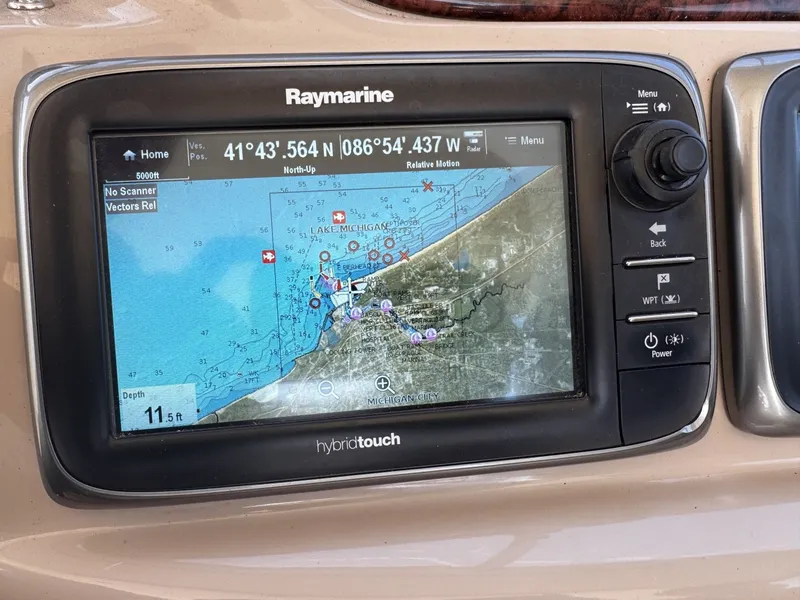 Slide: The Image of Sea Ray 38 Sundancer 1999 - 6300102