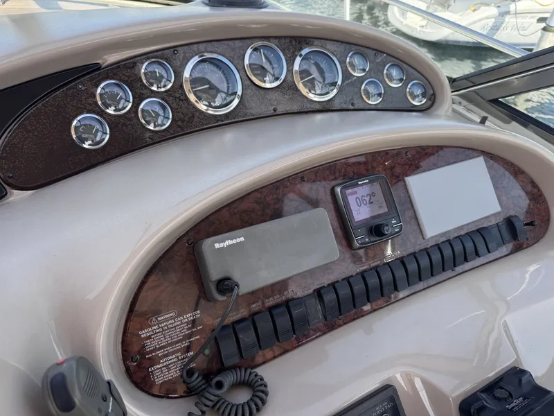 Slide: The Image of Sea Ray 38 Sundancer 1999 - 6300104