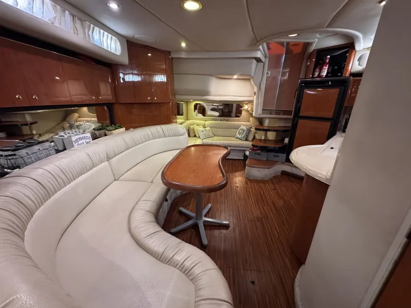 Slide: The Image of Sea Ray 38 Sundancer 1999 - 6300108
