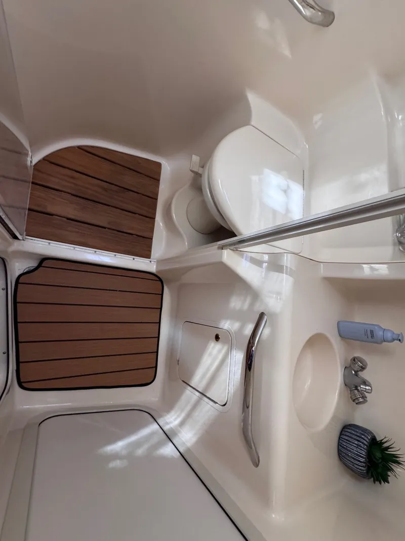 Slide: The Image of Sea Ray 38 Sundancer 1999 - 6300109