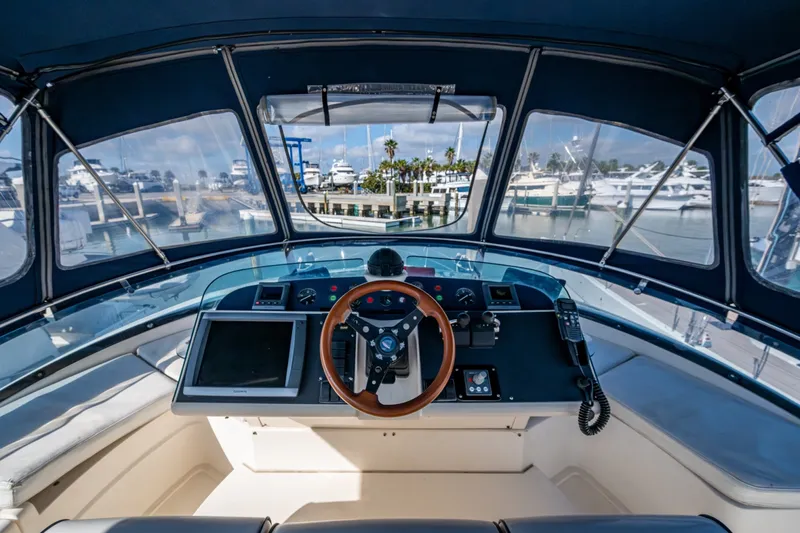 Slide: The Image of _flybridge_02 - 6298395