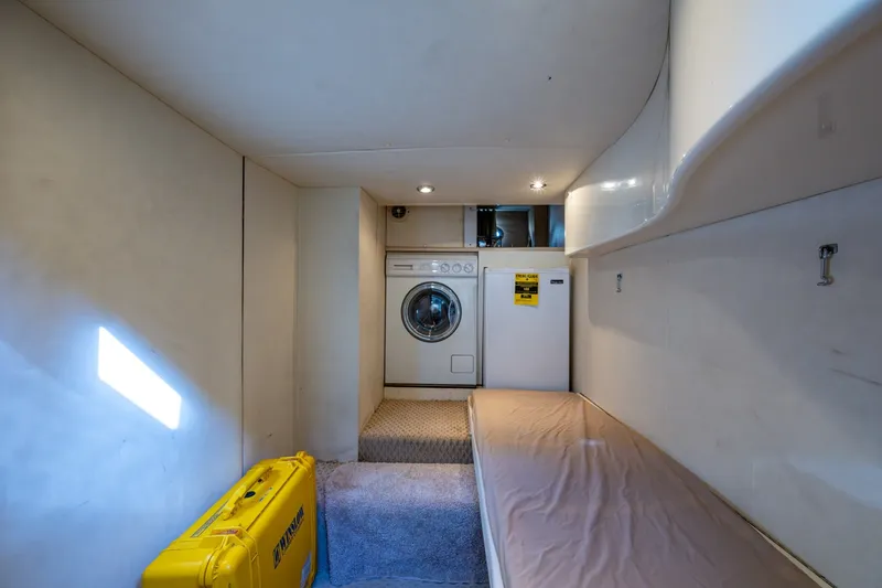 Slide: The Image of _crew_quarters_01 - 6298421