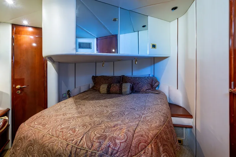 Slide: The Image of _master_stateroom_02 - 6298470