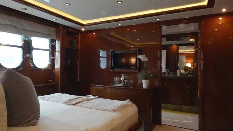 Slide: The Image of Benetti 145 Domani - Interior Guest Stateroom 2004 Benetti 145 Motor Yacht Domani - 7649444