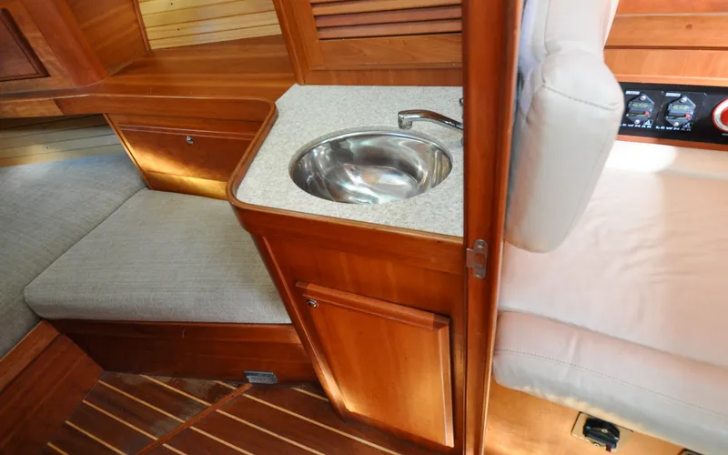 Slide: The Image of 2004 - Sabre 426 - Jezebel Aft Cabin - Sink - 6298577
