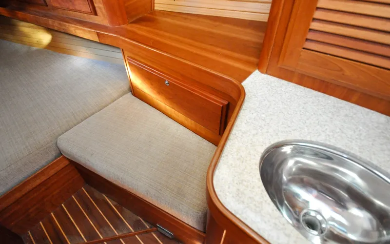 Slide: The Image of 2004 - Sabre 426 - Jezebel Aft Cabin - Settee - 6298576
