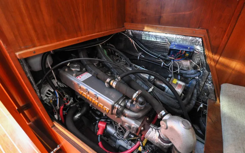 Slide: The Image of 2004 - Sabre 426 - Jezebel Aft Cabin - Engine Access - 6298568