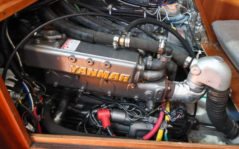 Slide: The Image of 2004 - Sabre 426 - Jezebel Aft Cabin - Engine Access - 6298572