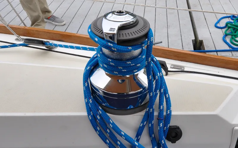 Slide: The Image of 2004 - Sabre 426 - Jezebel Cockpit - Primary Electric Winch - 6298659