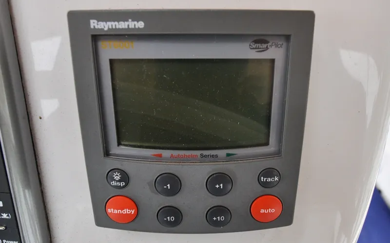Slide: The Image of 2004 - Sabre 426 - Jezebel Cockpit - Helm Station - Electronics - 6298668